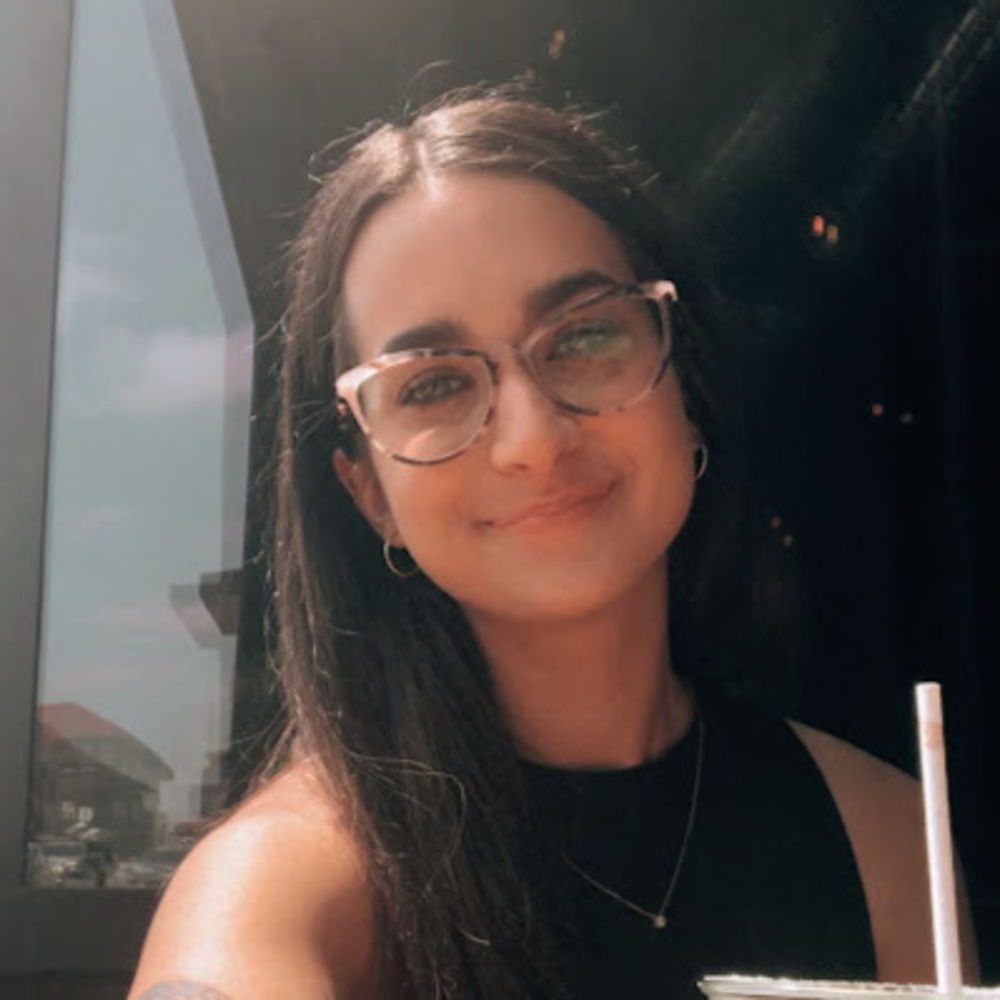 Meet your Posher, Aly